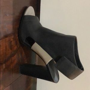 Vince heels
